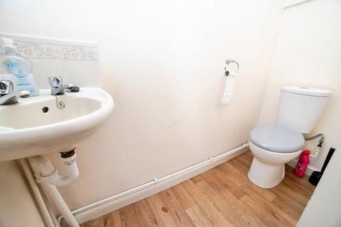 undefined, Bird Close, Mansfield, Nottinghamshire, NG18