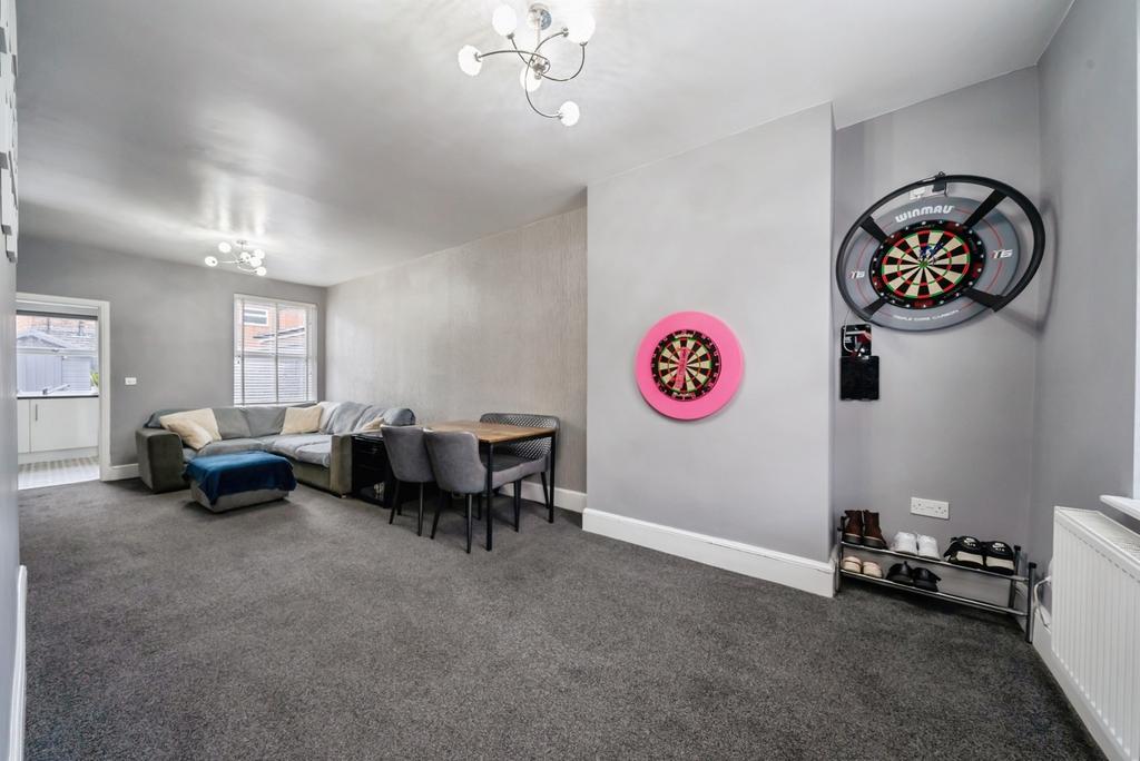 Living Room/Dining