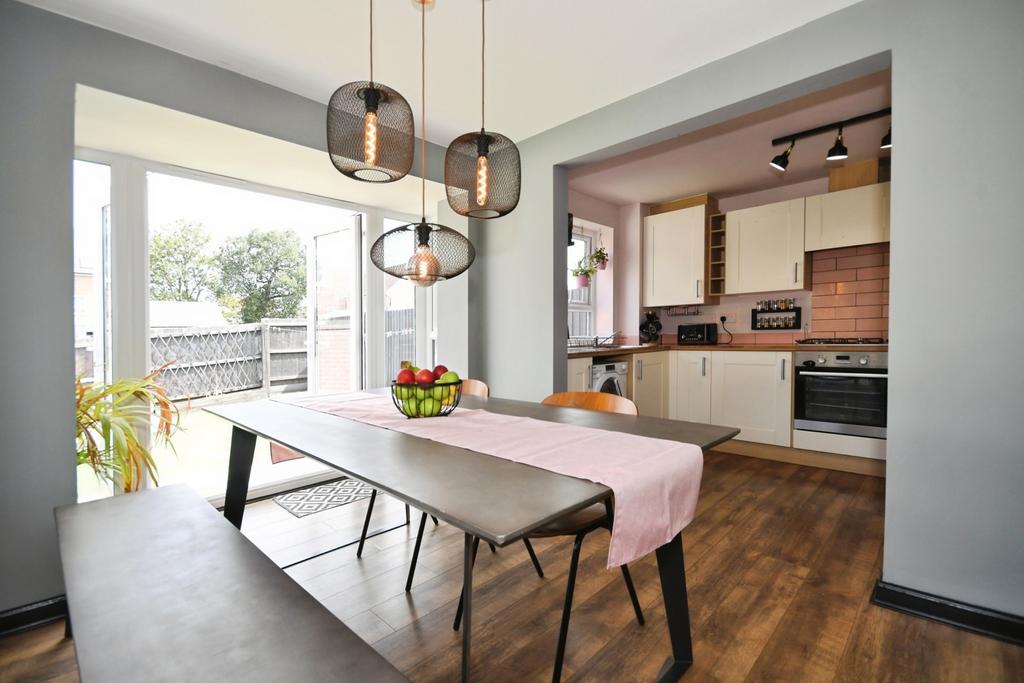 Diner/Kitchen