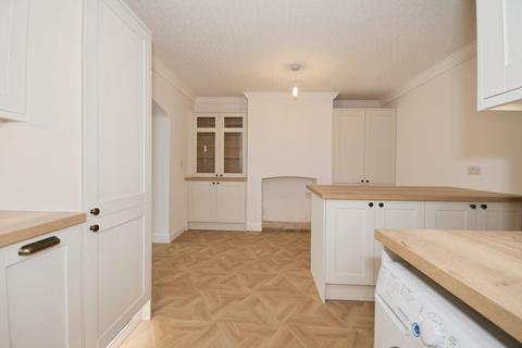 3 bedroom semi-detached house for sale, Leeming Lane North, Mansfield Woodhouse, Mansfield, Nottinghamshire, NG19