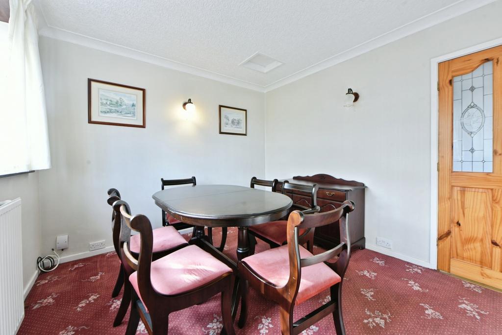 Bed 3/ Dining Area