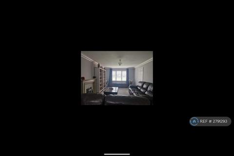 4 bedroom detached house to rent, Brodie Park Crescent, Paisley, PA2