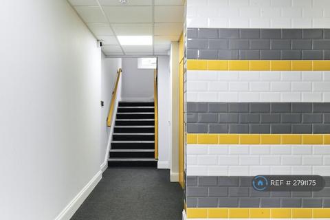 undefined, Luton, Luton, LU1