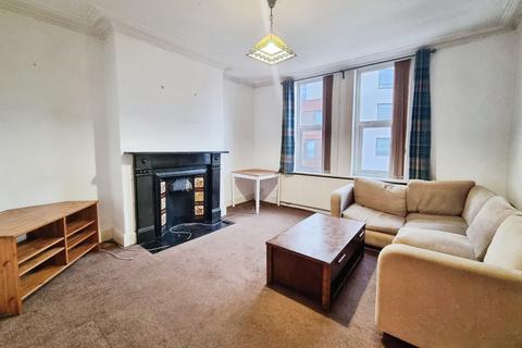 2 bedroom duplex to rent, Meanwood Road, Leeds LS6