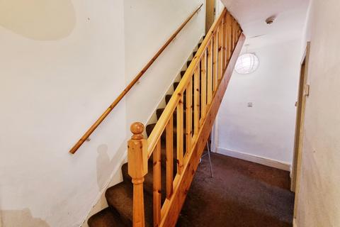 2 bedroom duplex to rent, Meanwood Road, Leeds LS6