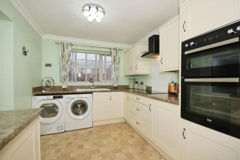 3 bedroom detached house for sale, Farmcroft Road, Mansfield Woodhouse, Mansfield, Nottinghamshire, NG19