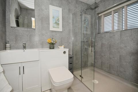 3 bedroom bungalow for sale, Farmcroft Road, Mansfield Woodhouse, Mansfield, Nottinghamshire, NG19