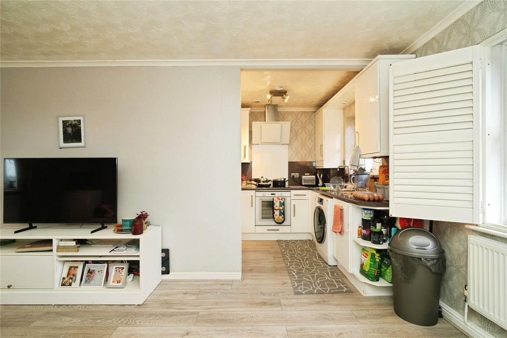 Livingroom/ Kitchen