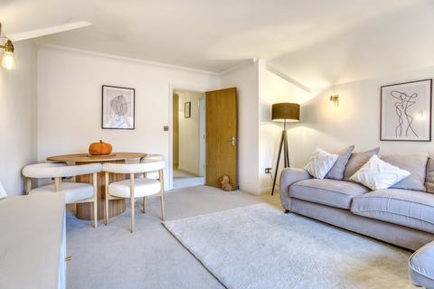 2 bedroom flat to rent, Penn Hill Avenue, Parkstone, Poole, BH14