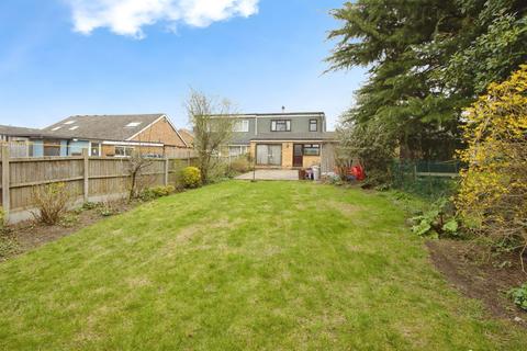 4 bedroom bungalow for sale, St. Marys Close, Tingley, Wakefield, West Yorkshire, WF3