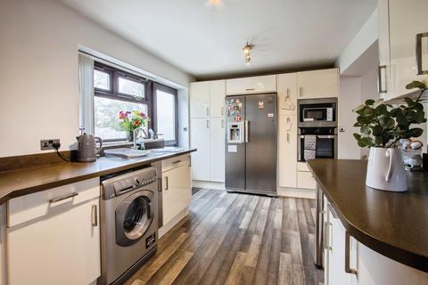 4 bedroom bungalow for sale, St. Marys Close, Tingley, Wakefield, West Yorkshire, WF3