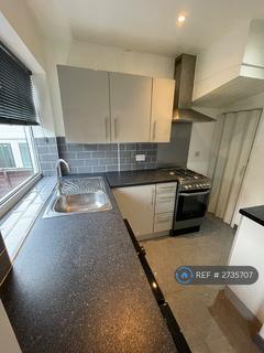 3 bedroom terraced house to rent, Sundale Avenue, South Croydon, CR2
