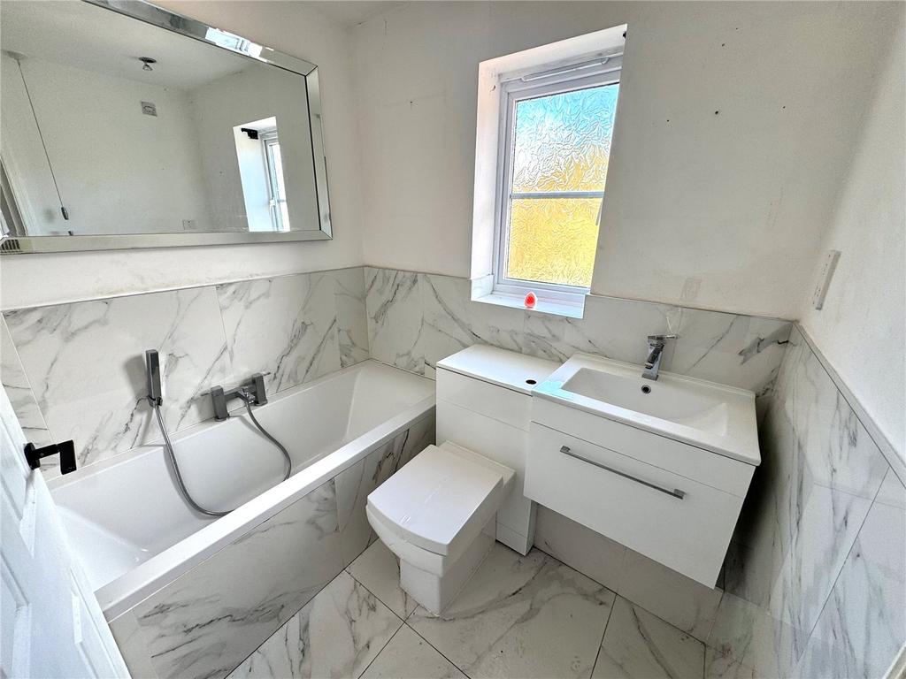 Bed One(Ensuite)