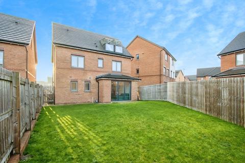 4 bedroom detached house for sale, Heath View, Wakefield, West Yorkshire, WF1