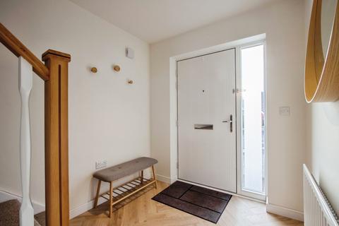 4 bedroom detached house for sale, Heath View, Wakefield, West Yorkshire, WF1