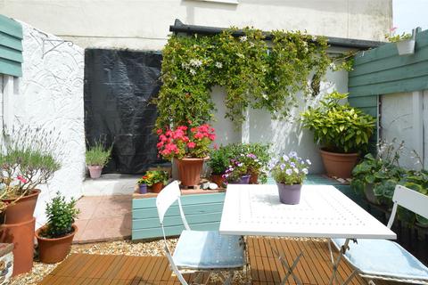 2 bedroom terraced house for sale, SHORT WALK TO BEACH * SANDOWN