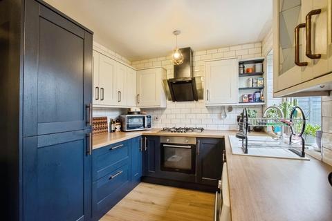 3 bedroom semi-detached house for sale, Woolgreaves Drive, Wakefield, West Yorkshire, WF2