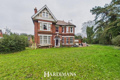 6 bedroom detached house for sale, London Road South, Lowestoft