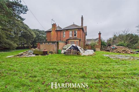 6 bedroom detached house for sale, London Road South, Lowestoft