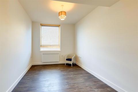 1 bedroom apartment to rent, The Causeway, Goring-by-sea, BN12