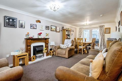 4 bedroom detached house for sale, Whitwell Drive, Streethouse, Pontefract, West Yorkshire, WF7