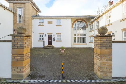 2 bedroom flat for sale, Conyngham Road, Manchester, Greater Manchester, M14