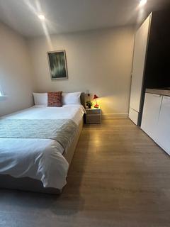 Studio to rent, London Road, Thornton Heath CR7