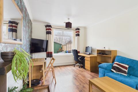 2 bedroom end of terrace house to rent, Porlock Avenue, Hyde, SK14 3LE