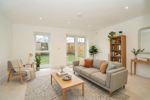 Albion Hall Place, Farnworth / Kearsley, Bolton, BL4