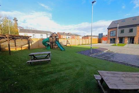 4 bedroom semi-detached house for sale, Old Hall Street, Kearsley, Bolton, Greater Manchester, BL4