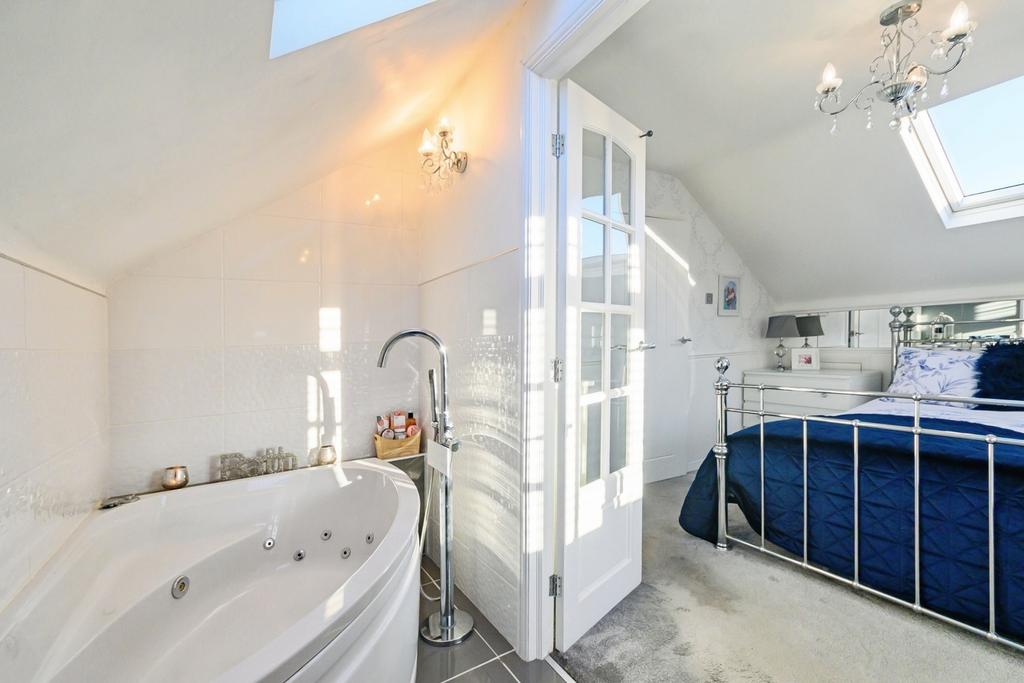 En Suite Bathroom