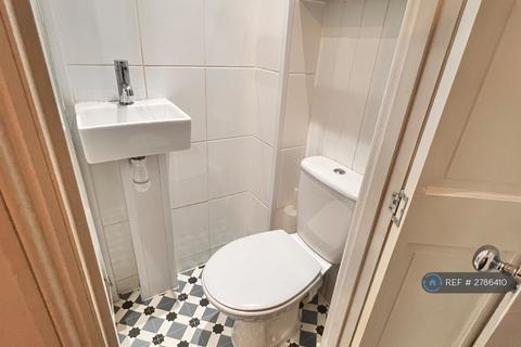 1 bedroom in a house share to rent, Edgcumbe Avenue, Newquay, TR7