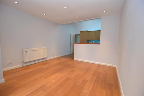 3 bedroom detached bungalow to rent, Earlswood Road, Kingswinford