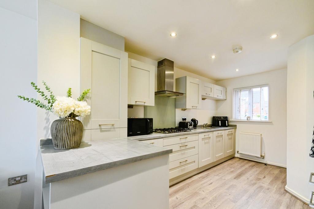 Living/Kitchen Area