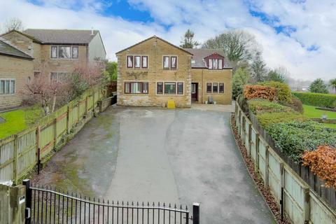 5 bedroom detached house for sale, Lea Road, Batley
