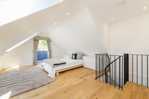 3 bedroom flat to rent, Montagu Square, Marylebone, London W1H