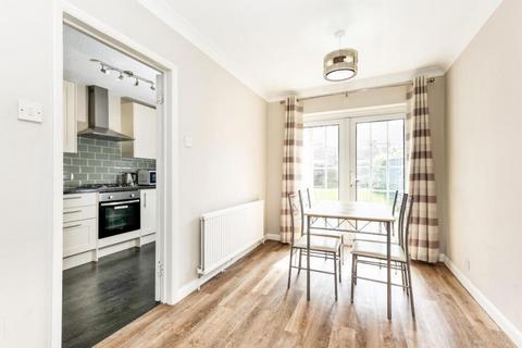 undefined, Oakfields, Guildford GU3