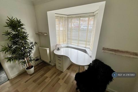 1 bedroom flat to rent, Albert House, London, E18