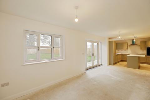 4 bedroom detached house for sale, Snowbird Close, Burn, YO8