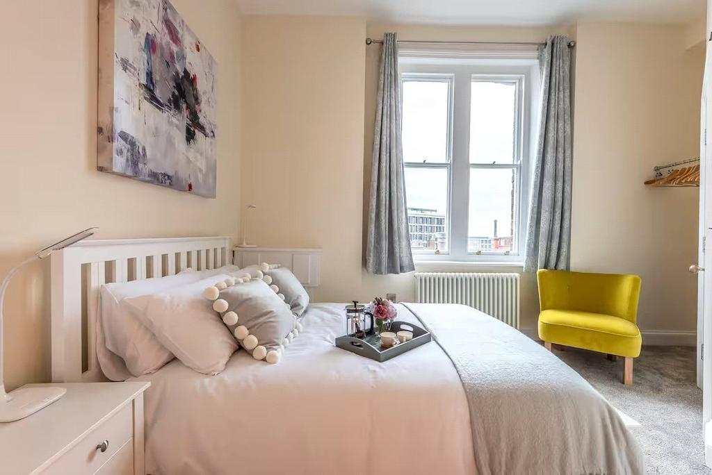 Bedroom (2)