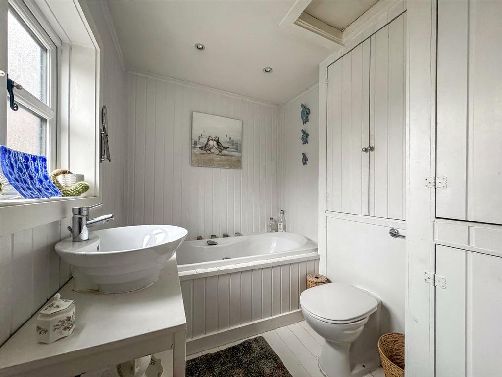 En-Suite Bathroom