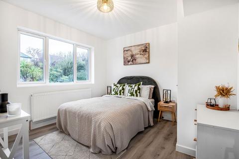 4 bedroom house to rent, Baldry Gardens, London SW16