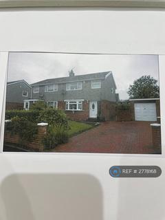 3 bedroom semi-detached house to rent, Strathord Place, Moodiesburn, Glasgow, G69