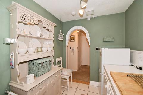 2 bedroom flat for sale, Parlour Close, Wigston, Leicestershire, LE18