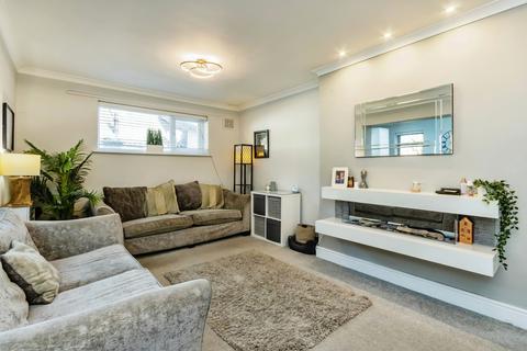3 bedroom bungalow for sale, Maidstone Drive, Wollaton, Nottingham, NG8