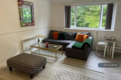 1 bedroom flat to rent, Heath View, Salford, M7