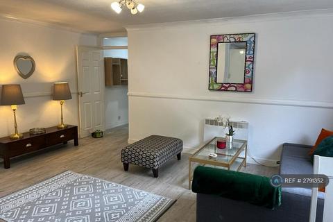 1 bedroom flat to rent, Heath View, Salford, M7
