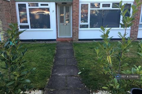 2 bedroom semi-detached house to rent, Woodville Close, Teddington, TW11