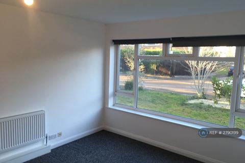 2 bedroom semi-detached house to rent, Woodville Close, Teddington, TW11