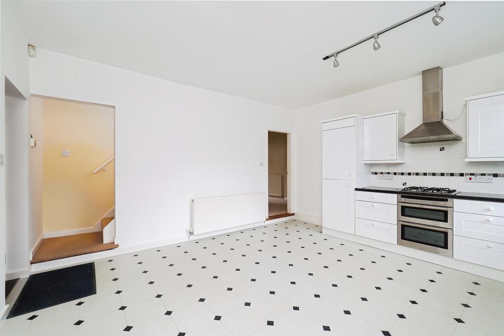 House in Nottingham, Nottinghamshire - View 3